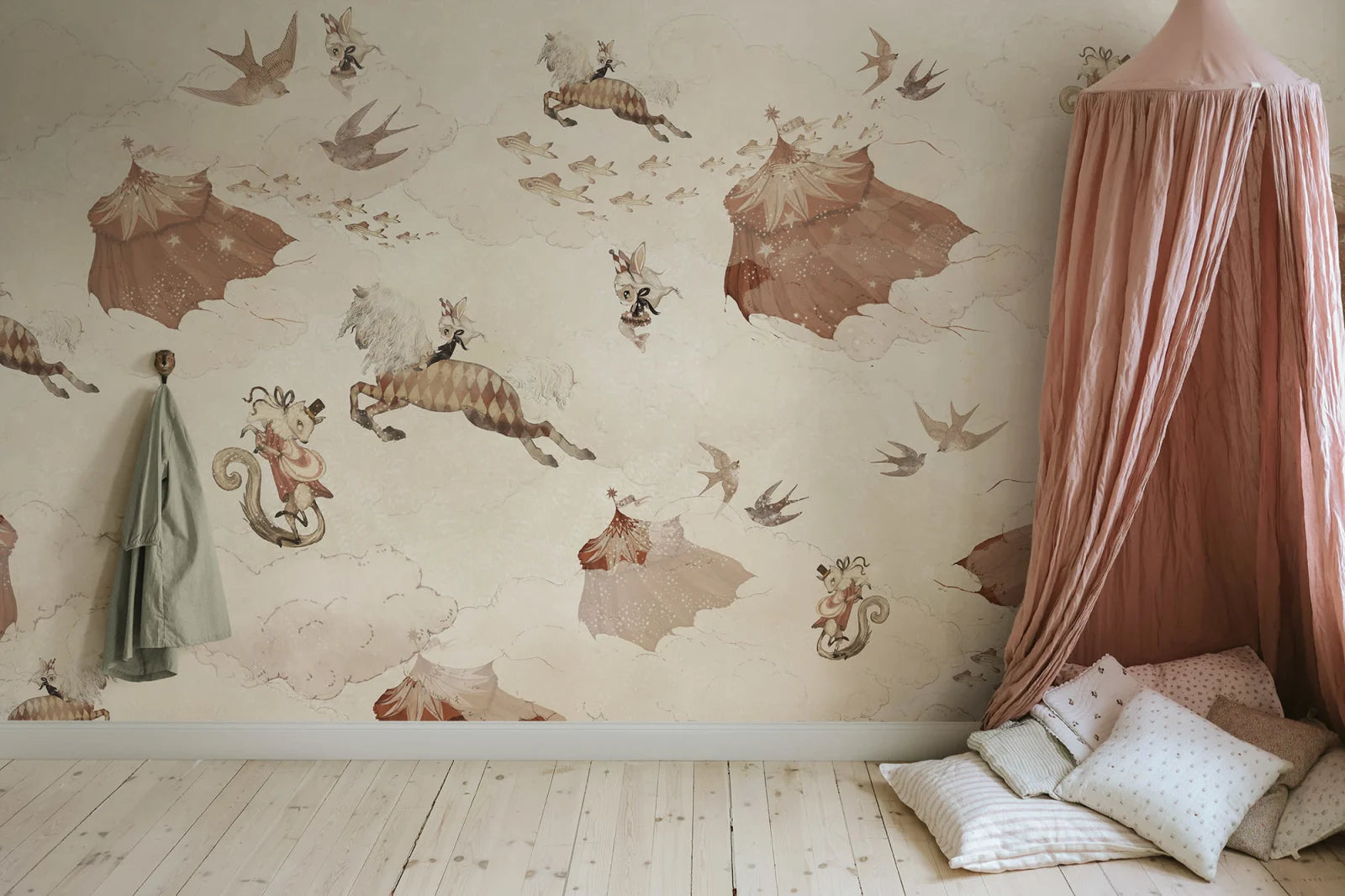 Flying Circus, Sandy White Wallcoverings